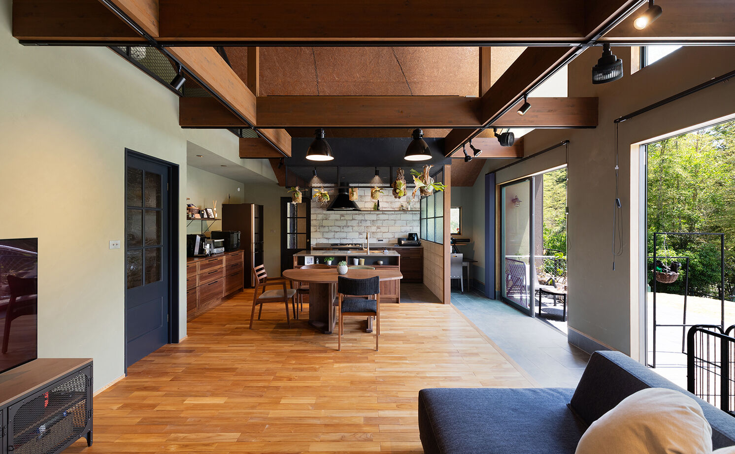 クラシスホーム 【3000万円台/平屋/ガレージ/間取り図】視線の先に広がる、季節の移ろい。森と繋がるブルックリンハウスの建築実例画像3