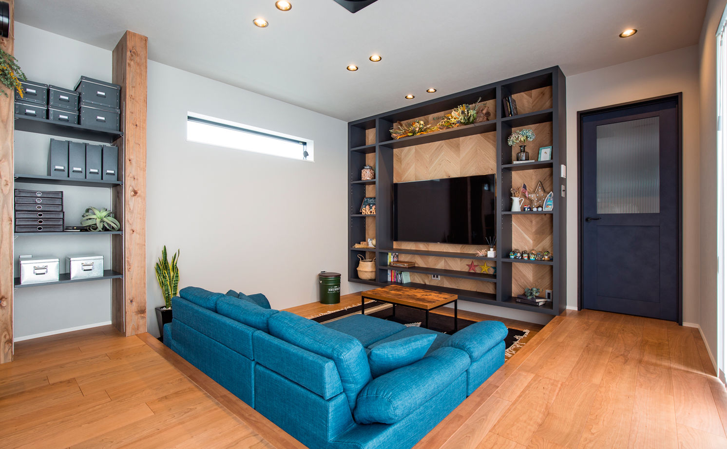 クラシスホーム 【2000万円台/3LDK/44坪/ガレージ/中庭/間取り図】造作家具が調和する、コの字型の平屋ライクな住まいの建築実例画像3