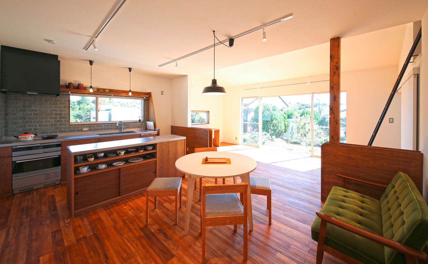 クラシスホーム 【1000万円台/2LDK/25.4坪/平屋/間取り図】空間を活かした設計と自然素材で、のびのび暮らせるおしゃれな家の建築実例画像2