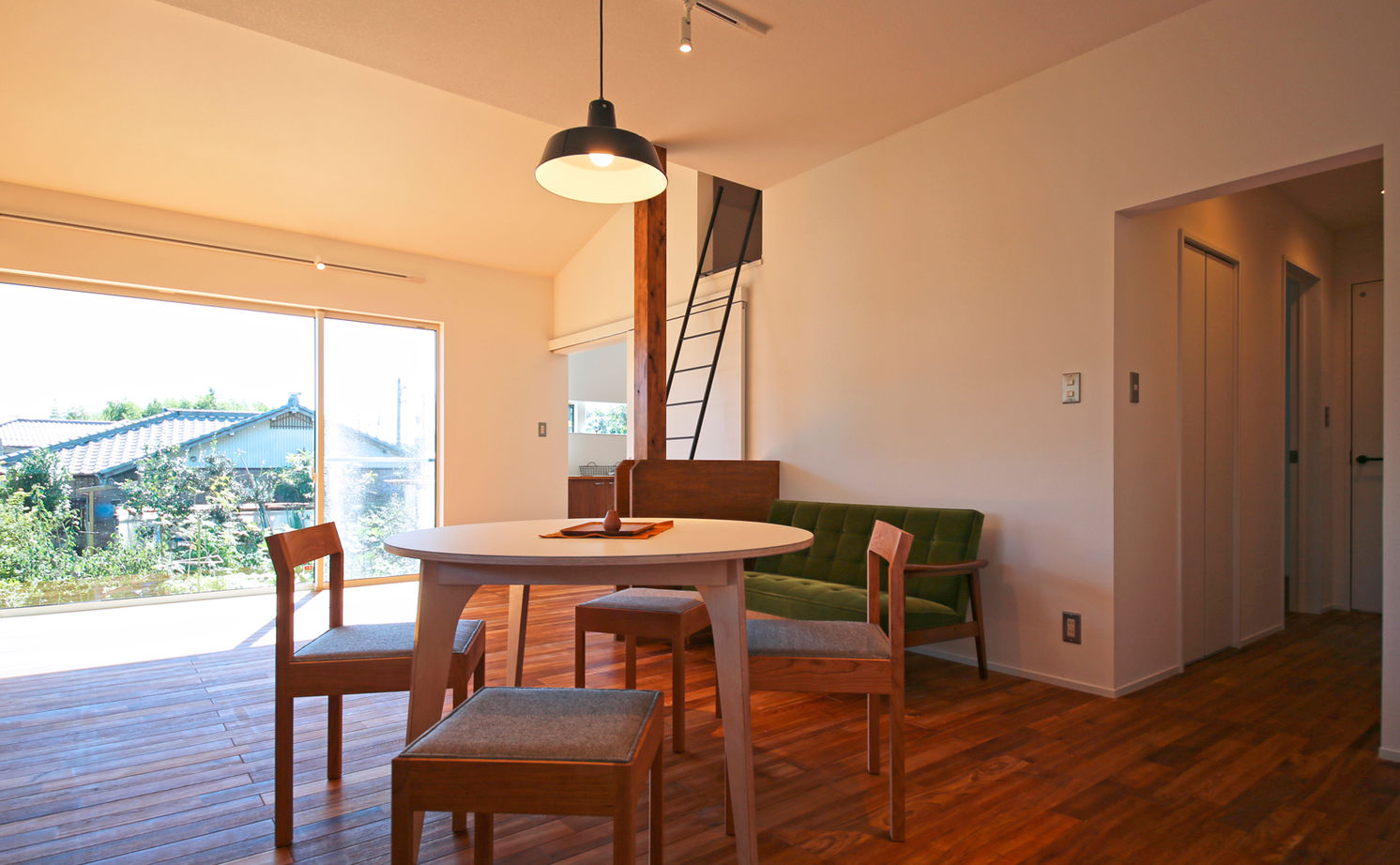 クラシスホーム 【1000万円台/2LDK/25.4坪/平屋/間取り図】空間を活かした設計と自然素材で、のびのび暮らせるおしゃれな家の建築実例画像6