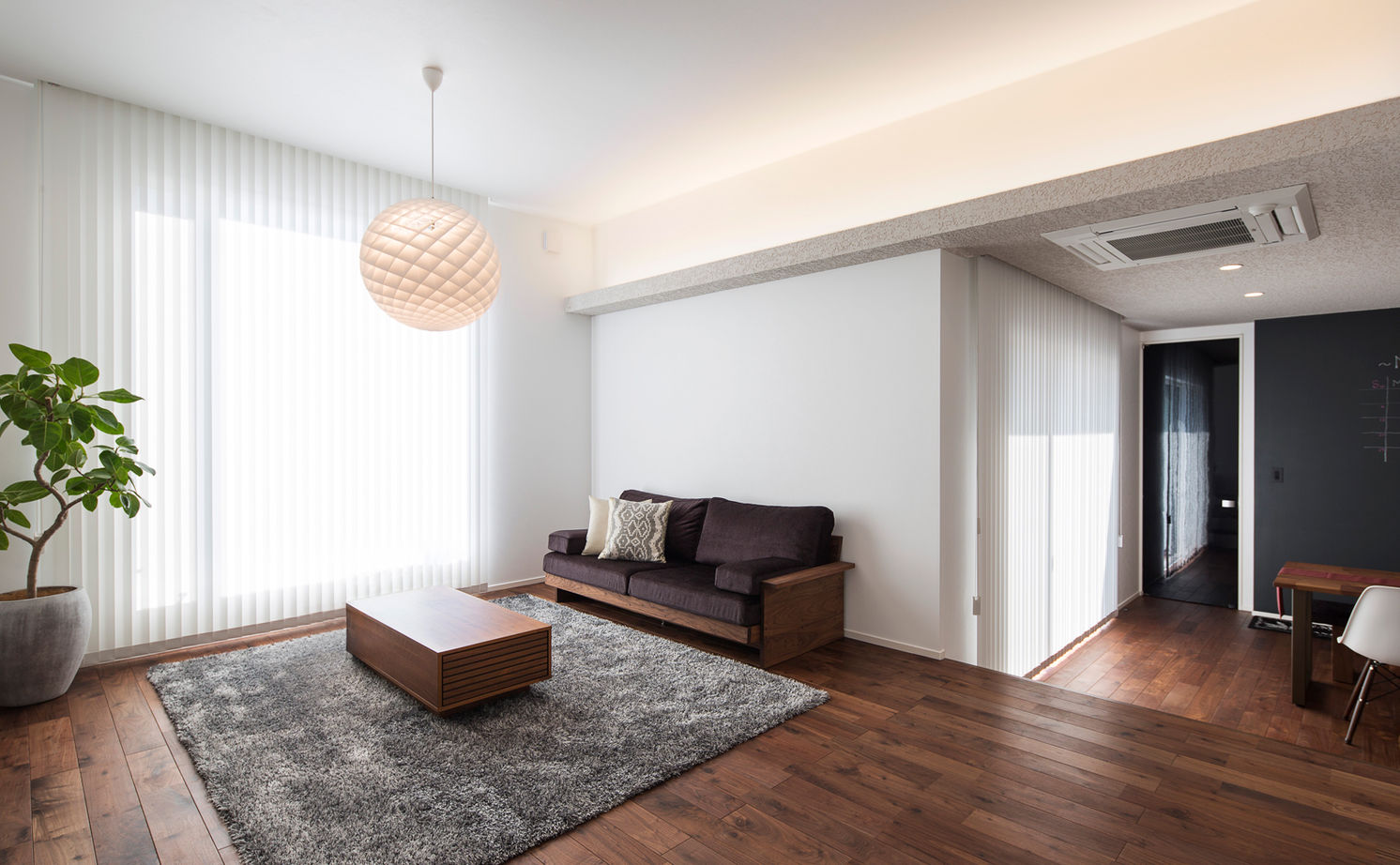 クラシスホーム 【2000万円台/39.5坪/中庭/ガレージ/間取り図】美術館のような外観。スキップフロア×中庭で開放感溢れる家の建築実例画像3