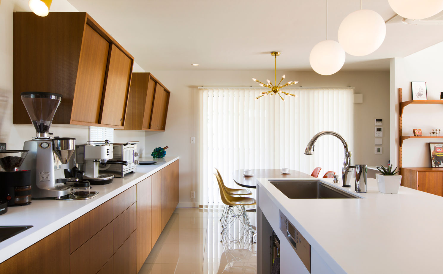 クラシスホーム 【2000万円台/38.9坪/アメリカンスタイル/無垢材/平屋】素材の質感にミッドセンチュリー家具が映える家の建築実例画像5