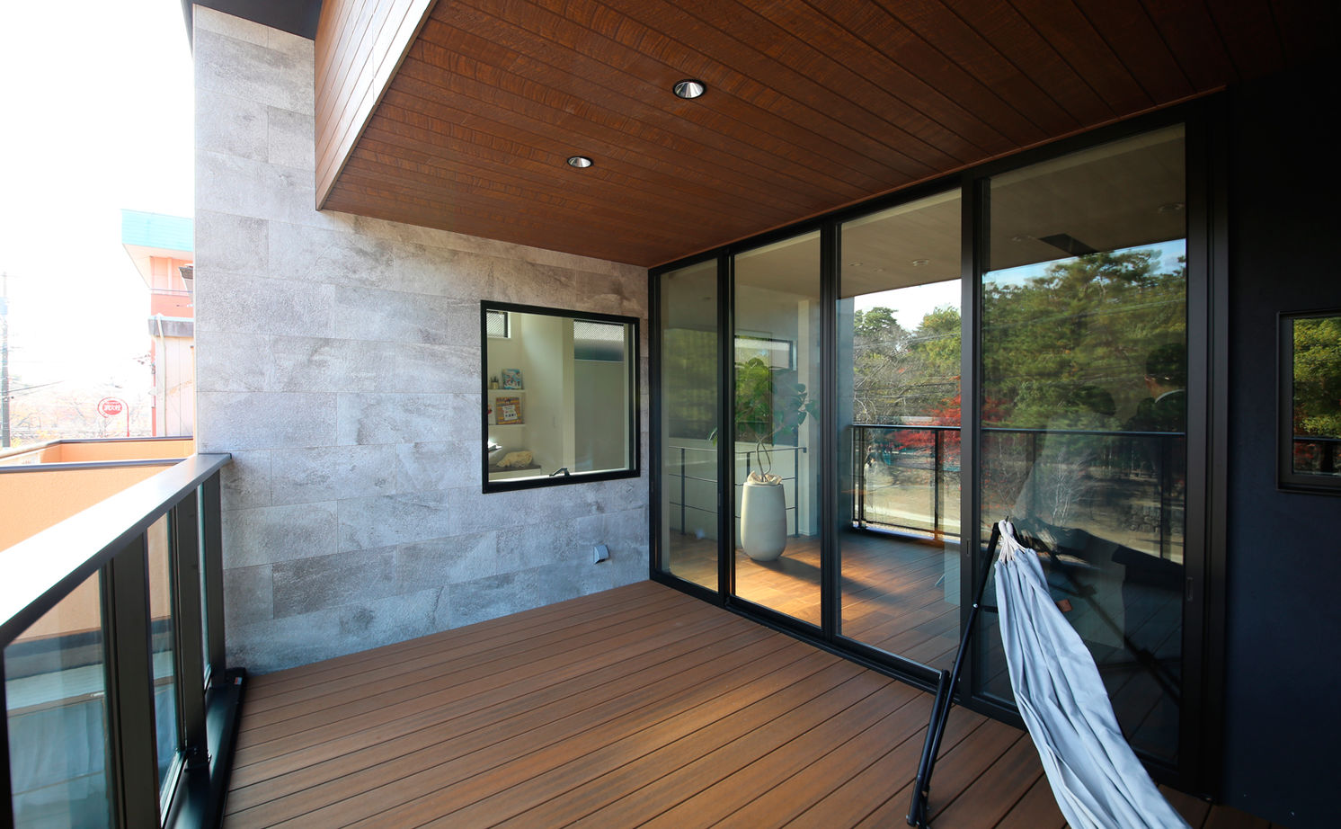 クラシスホーム 【1000万円台/2LDK/ガレージ/間取り図】生活感を感じないシンプルモダン空間に、四季折々の借景が映える家の建築実例画像10