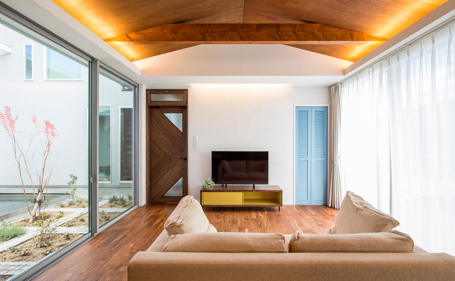 クラシスホーム 【3000万円台/3LDK/55坪/中庭/平屋/ロの字/間取図】水盤が揺れる中庭と舟底天井。個性あふれるロの字型の家の建築実例画像4