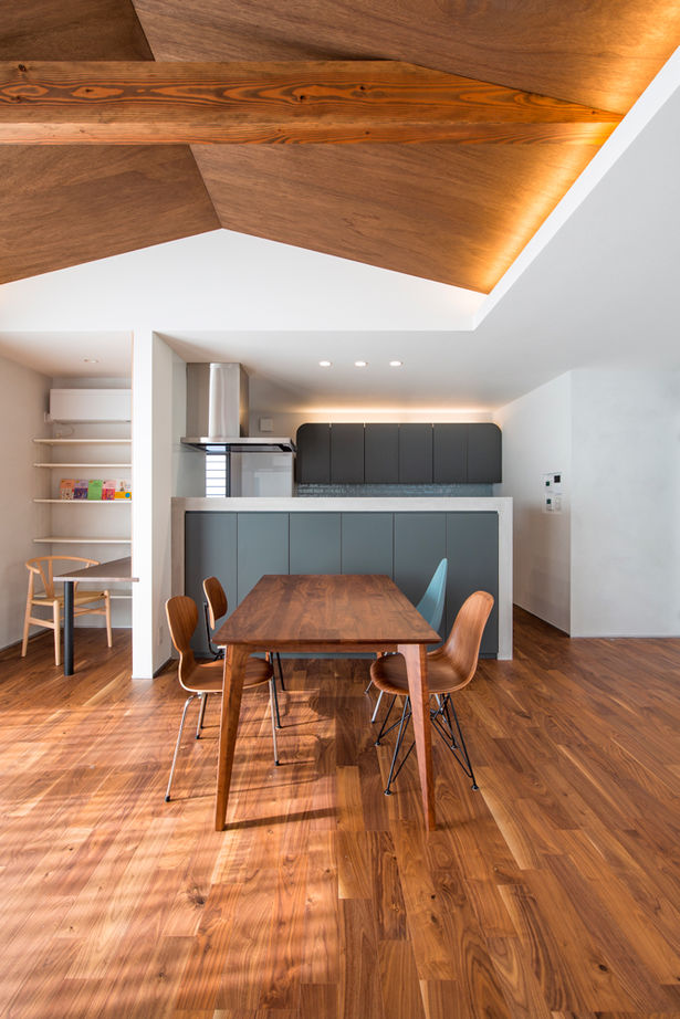 クラシスホーム 【3000万円台/3LDK/55坪/中庭/平屋/ロの字/間取図】水盤が揺れる中庭と舟底天井。個性あふれるロの字型の家の建築実例画像5