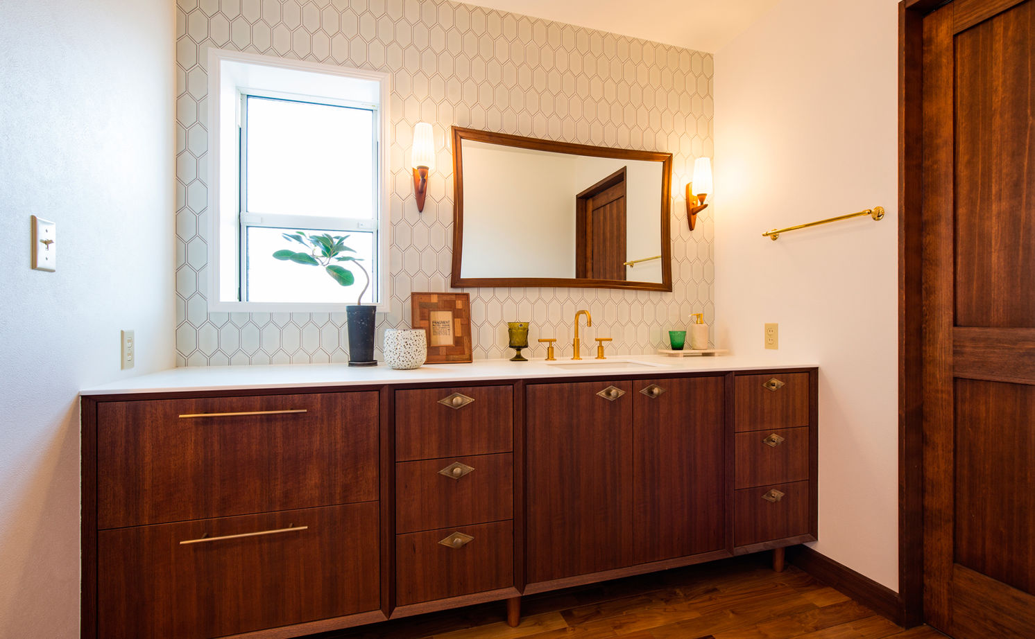 クラシスホーム 【2000万円台/4LDK/アメリカン/ガレージ/間取図】ミッドセンチュリー家具を中心に設計。石貼り壁が映える家の建築実例画像9