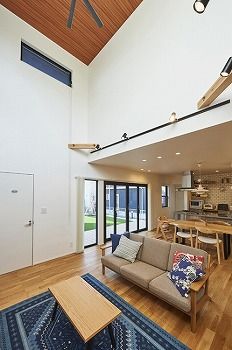 スタジオ・チッタ 【3450万円/55坪/間取り図有】芝生の庭を中心に、親子世帯がほどよい距離で暮らす。L字に配した二世帯住宅の建築実例画像3