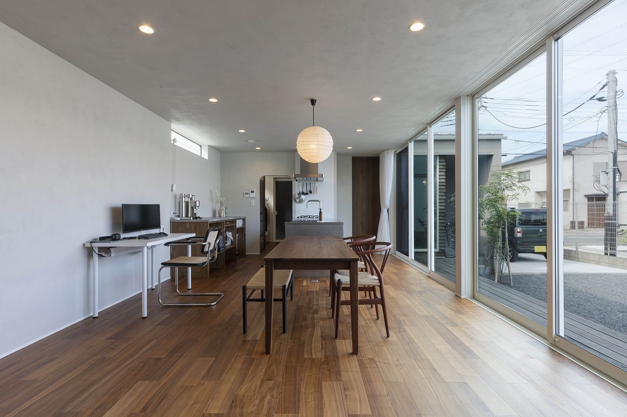 スタジオ・チッタ 【2860万円／26坪／間取り図／平屋】グレージュカラーに描く美しい印影。中庭を取り囲むコの字型の平屋の建築実例画像8