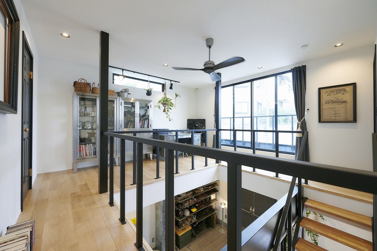 スタジオ・チッタ 【2000万円台/30坪台/間取り図】玄関を開けたらそこは…倉庫？こだわりのアイテムを自由に飾る「ITEM BOX」の建築実例画像8