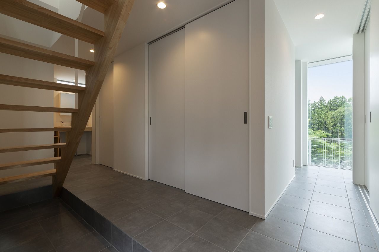 スタジオ・チッタ 【4000万円台／38.7坪／間取り有】絶景をひとりじめするガラス張りの「Location」リビングの建築実例画像9