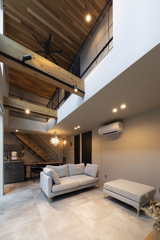 スタジオ・チッタ 【3100万円／33.5坪／間取り図】閉ざされた外観からは想像もできない、中庭に開いたグレイッシュリビングの建築実例画像4