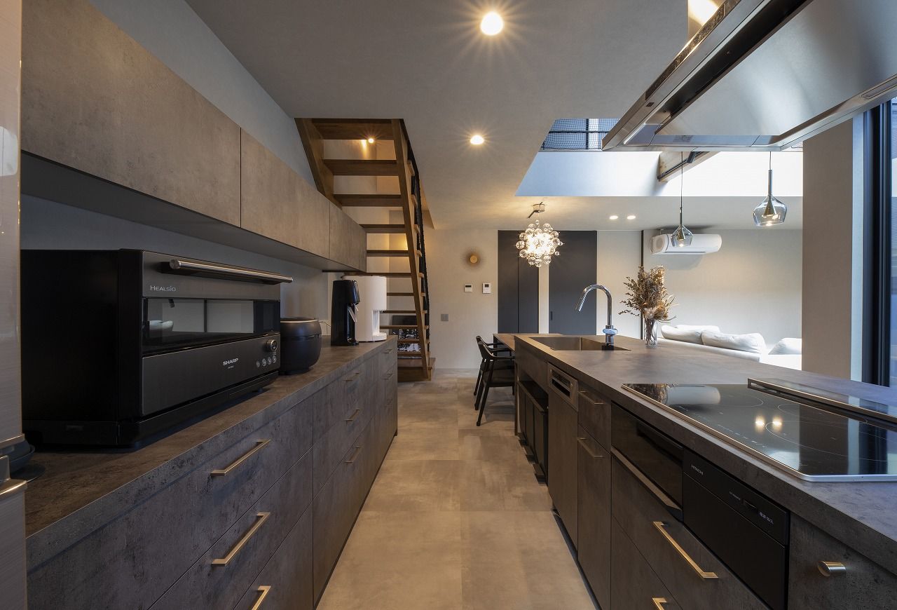 スタジオ・チッタ 【3100万円／33.5坪／間取り図】閉ざされた外観からは想像もできない、中庭に開いたグレイッシュリビングの建築実例画像6