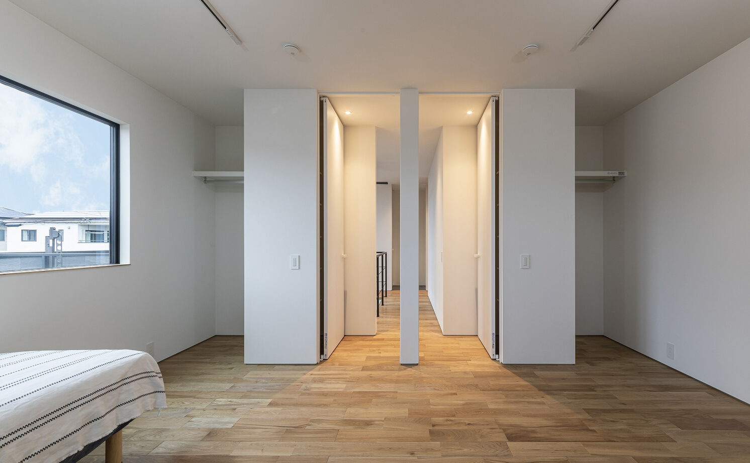 スタジオ・チッタ 【4380万円／41.1坪／間取り図有り】プライバシーを守り、自然とつながる。中庭を抱くガレージハウスの建築実例画像11