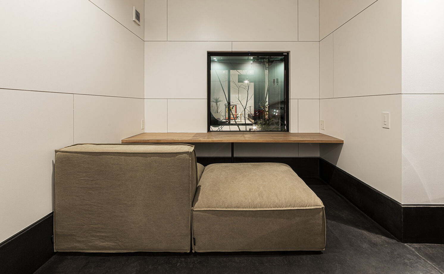 スタジオ・チッタ 【4380万円／41.1坪／間取り図有り】プライバシーを守り、自然とつながる。中庭を抱くガレージハウスの建築実例画像19