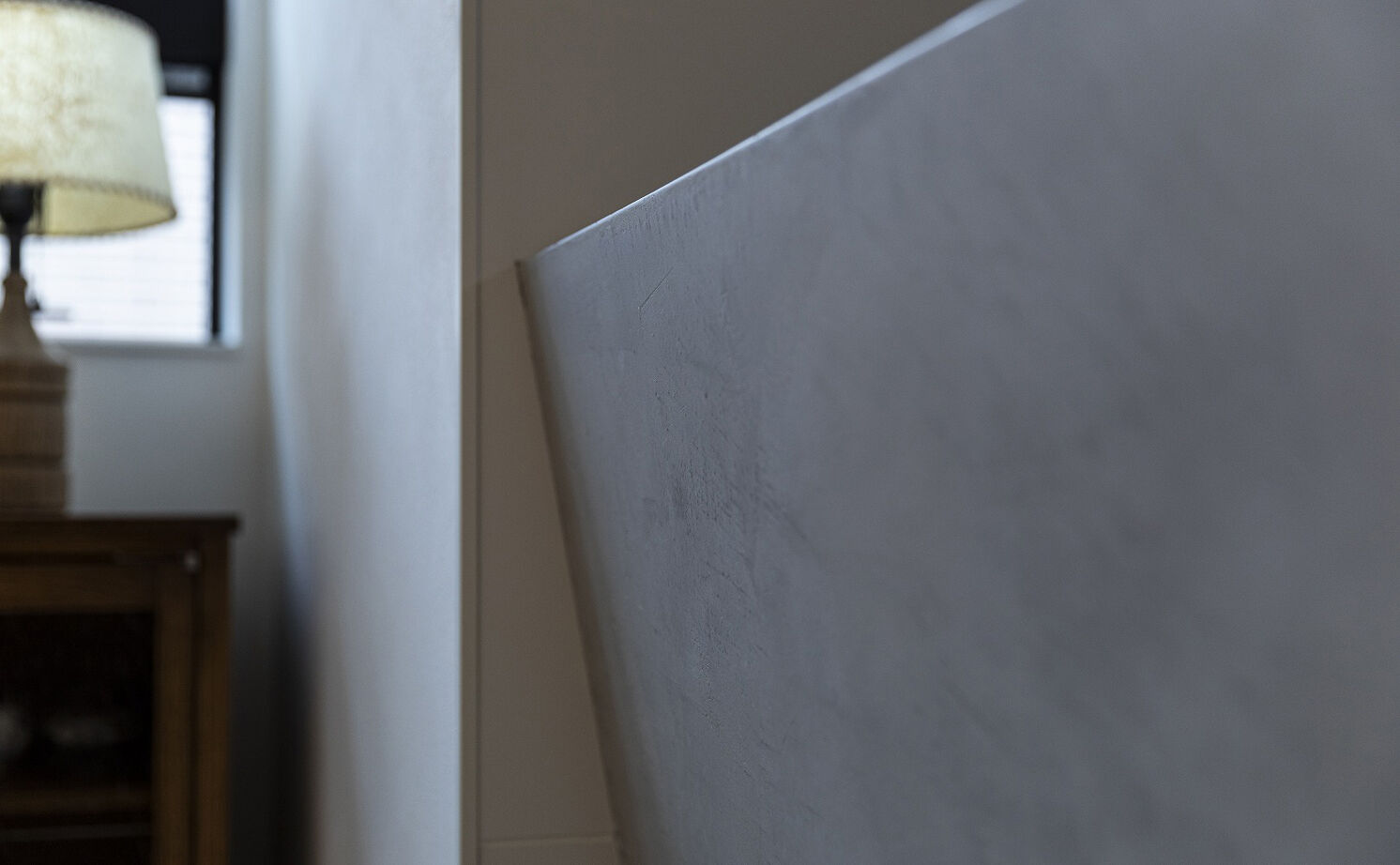 スタジオ・チッタ 【3000万円／32.3坪／間取り／2階リビング】異素材MIXが家具映えの秘密。住宅地でも“抜け感”のある家にの建築実例画像9