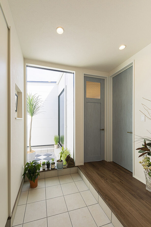 スタジオ・チッタ 【2620万円／29.4坪／間取り有／中庭／平屋】2つの中庭がもたらす光と開放感。リゾート気分を愉しむ平屋の建築実例画像2