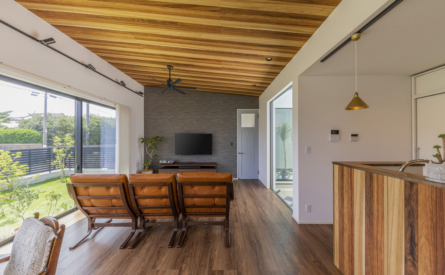 スタジオ・チッタ 【2620万円／29.4坪／間取り有／中庭／平屋】2つの中庭がもたらす光と開放感。リゾート気分を愉しむ平屋の建築実例画像8