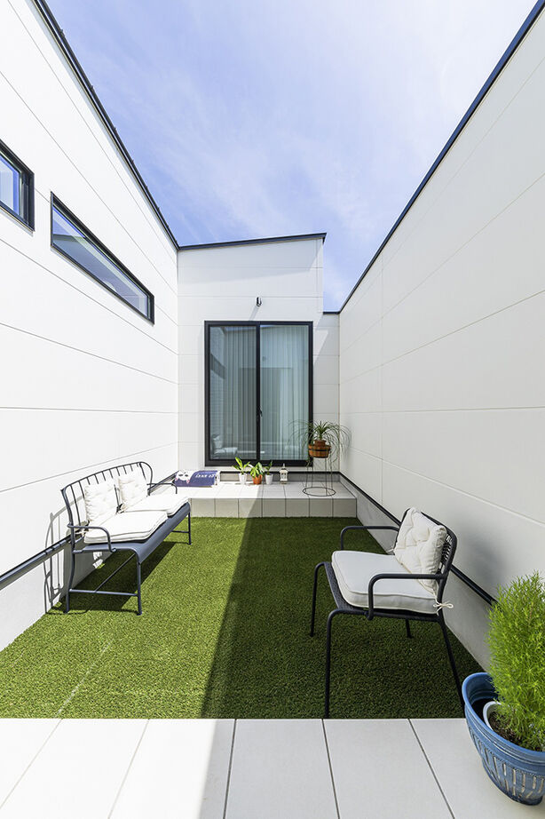 スタジオ・チッタ 【2620万円／29.4坪／間取り有／中庭／平屋】2つの中庭がもたらす光と開放感。リゾート気分を愉しむ平屋の建築実例画像11