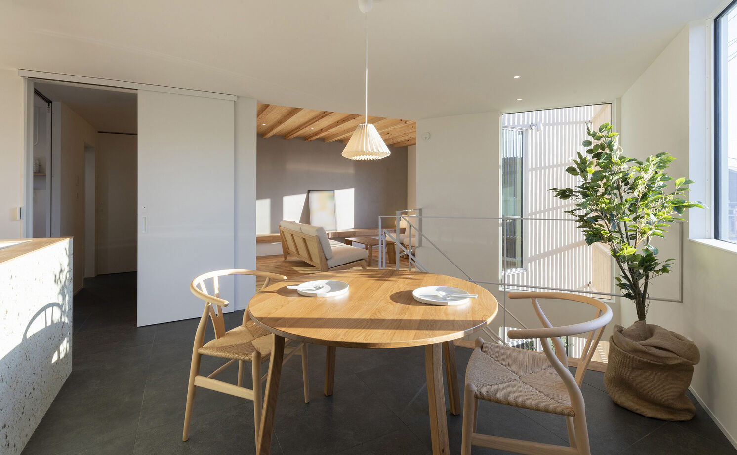 スタジオ・チッタ 【3500万円／40坪／間取り有／ガレージハウス】変形地ならではの奥行き間取りがユニークな2階リビングの家の建築実例画像9