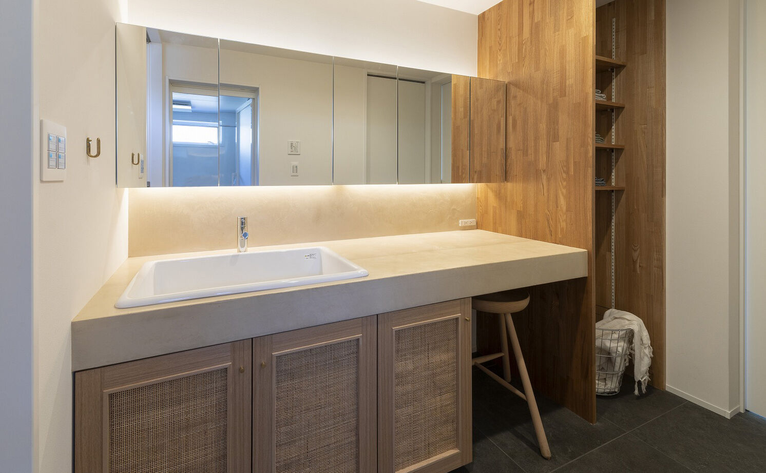 スタジオ・チッタ 【3500万円／40坪／間取り有／ガレージハウス】変形地ならではの奥行き間取りがユニークな2階リビングの家の建築実例画像16