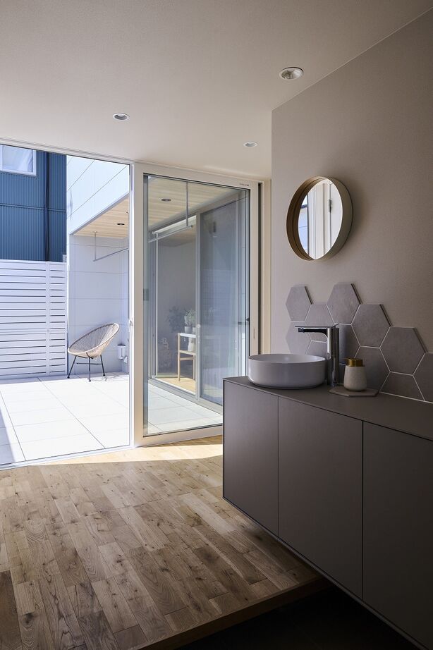 スタジオ・チッタ 【3100万円／37.6坪／間取り有／回遊動線】ウチに開く中庭が光と開放感をもたらす居心地のよい住まいの建築実例画像3