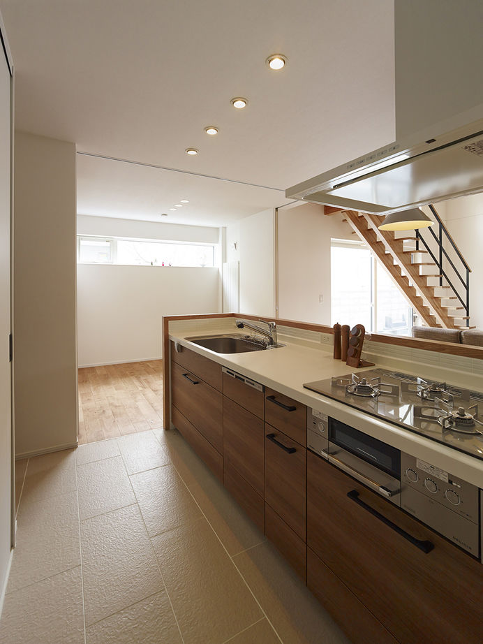 JOYハウス（西條産業） <札幌市/4人家族/32坪/天然素材/床暖房/壁面収納>本質的な心地良さを追求、狭小地の可能性を広げる家の建築実例画像7