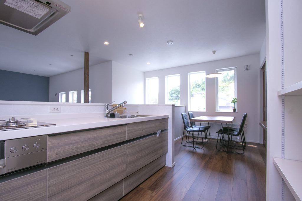 JOYハウス（西條産業） <小樽市/3LDK/カーポート>細長い土地を有効的に活かした設計力の光る、2階リビングの家の建築実例画像5