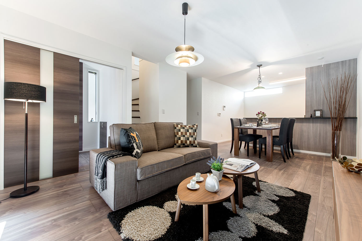 アクティブハウス 【1360万円/間取り有】ホテルライクな住空間。南向きの明るいリビングで団らんを楽しむの建築実例画像2