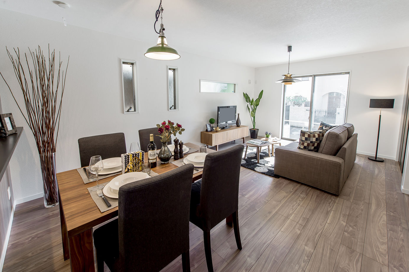 アクティブハウス 【1360万円/間取り有】ホテルライクな住空間。南向きの明るいリビングで団らんを楽しむの建築実例画像4