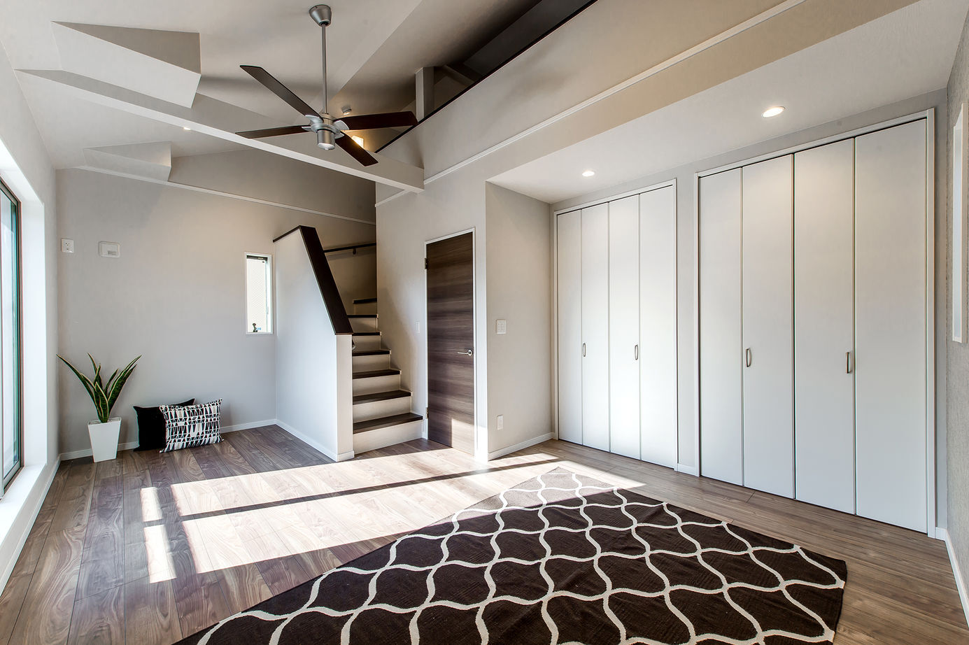 アクティブハウス 【1360万円/間取り有】ホテルライクな住空間。南向きの明るいリビングで団らんを楽しむの建築実例画像5