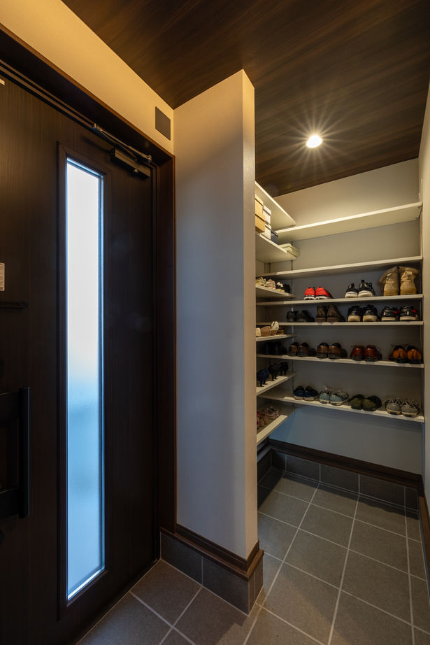 アクティブハウス 【1000万円台/20坪台/スタイリッシュ】シャープな黒の外観と、遊び心のあるインテリア。モダン和室のある家の建築実例画像4