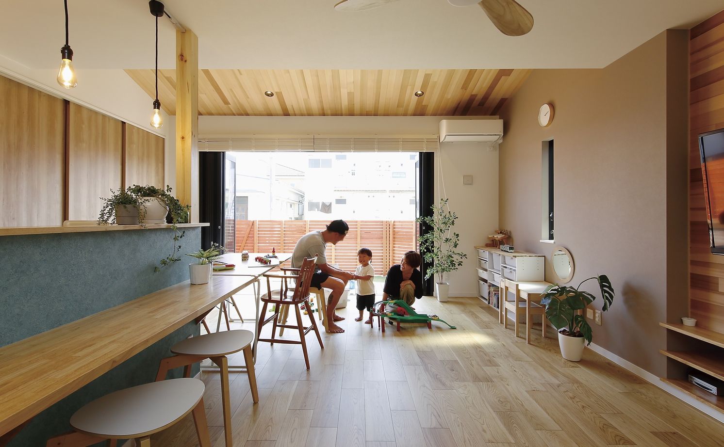 ハウスイズム建築設計事務所 【2270万円/30坪台/間取り有】BBQも水遊びも、思いのままに。リビングと庭がつながる、季節を楽しむ暮らしの建築実例画像2