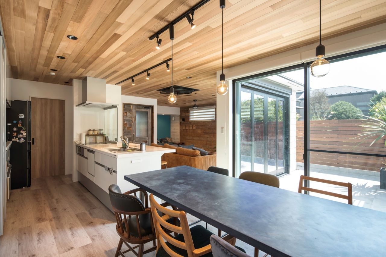 ハウスイズム建築設計事務所 【2670万円/40坪台/間取り有】中庭で家族や友人とBBQ。コの字型の家が、外と中をやさしくつなぐの建築実例画像4