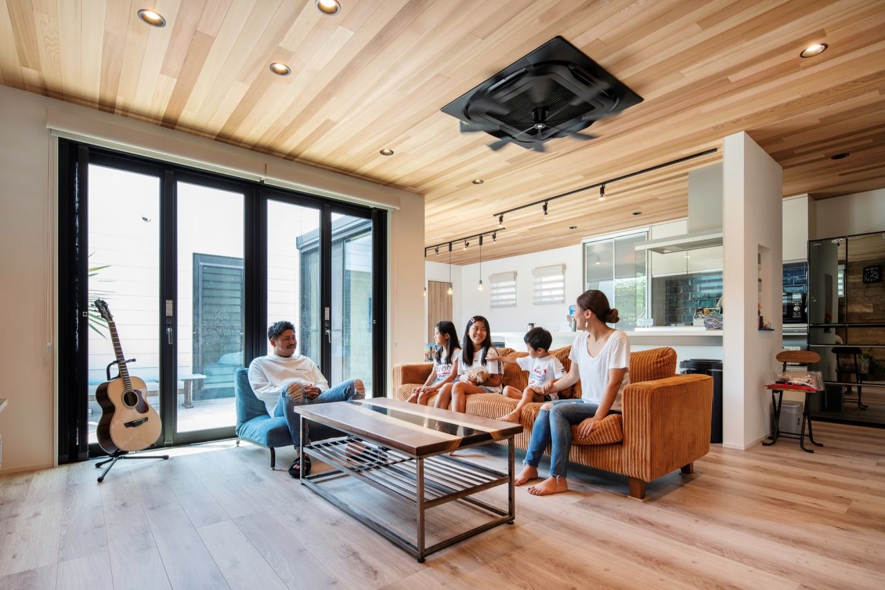 ハウスイズム建築設計事務所 【2670万円/40坪台/間取り有】中庭で家族や友人とBBQ。コの字型の家が、外と中をやさしくつなぐの建築実例画像9