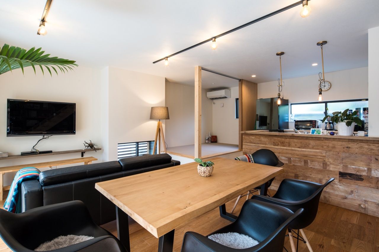 ハウスイズム建築設計事務所 【2180万円/30坪台/間取り有】自転車のまま玄関土間へ。趣味と暮らしが自然につながる、遊び心満載の家の建築実例画像6