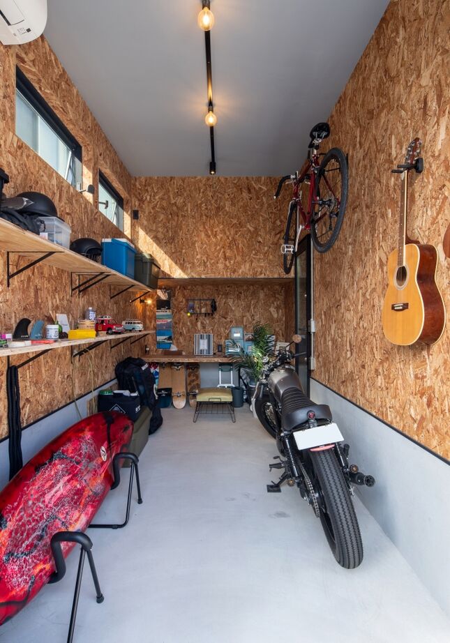 ハウスイズム建築設計事務所 【2230万円/間取り有】バイクを磨き、釣り道具を整える。ガレージで趣味に没頭できる、自分だけの秘密基地の建築実例画像8