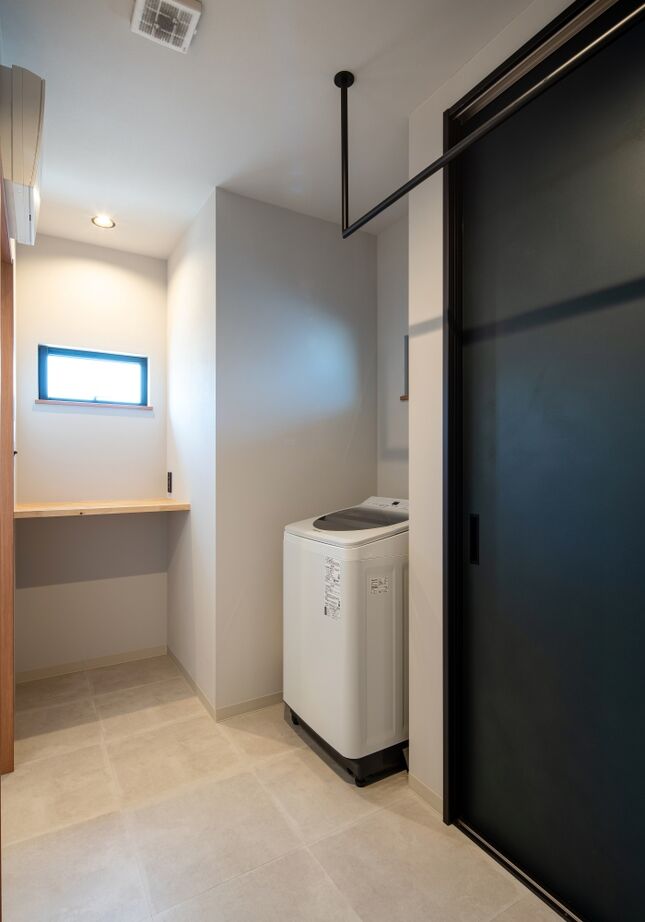 ハウスイズム建築設計事務所 【2230万円/間取り有】バイクを磨き、釣り道具を整える。ガレージで趣味に没頭できる、自分だけの秘密基地の建築実例画像14