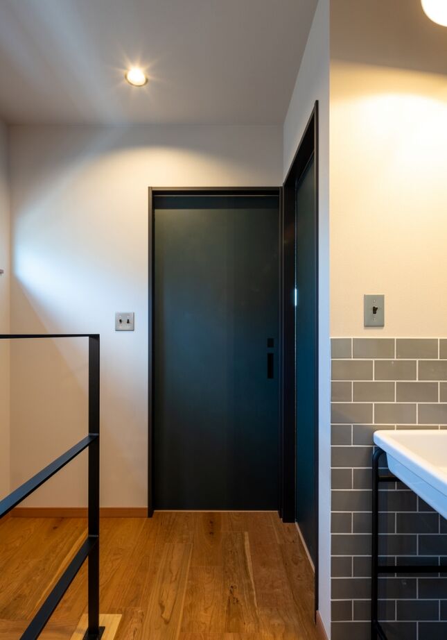 ハウスイズム建築設計事務所 【2230万円/間取り有】バイクを磨き、釣り道具を整える。ガレージで趣味に没頭できる、自分だけの秘密基地の建築実例画像15