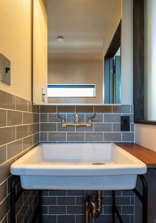 ハウスイズム建築設計事務所 【2230万円/間取り有】バイクを磨き、釣り道具を整える。ガレージで趣味に没頭できる、自分だけの秘密基地の建築実例画像16