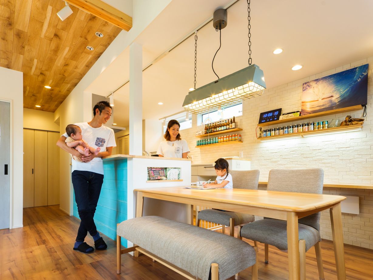 ハウスイズム建築設計事務所 【2700万円/30坪台/平屋風/間取り有】ハンモックに揺られながら、風を感じる。ウッドデッキが家族の特等席の建築実例画像6