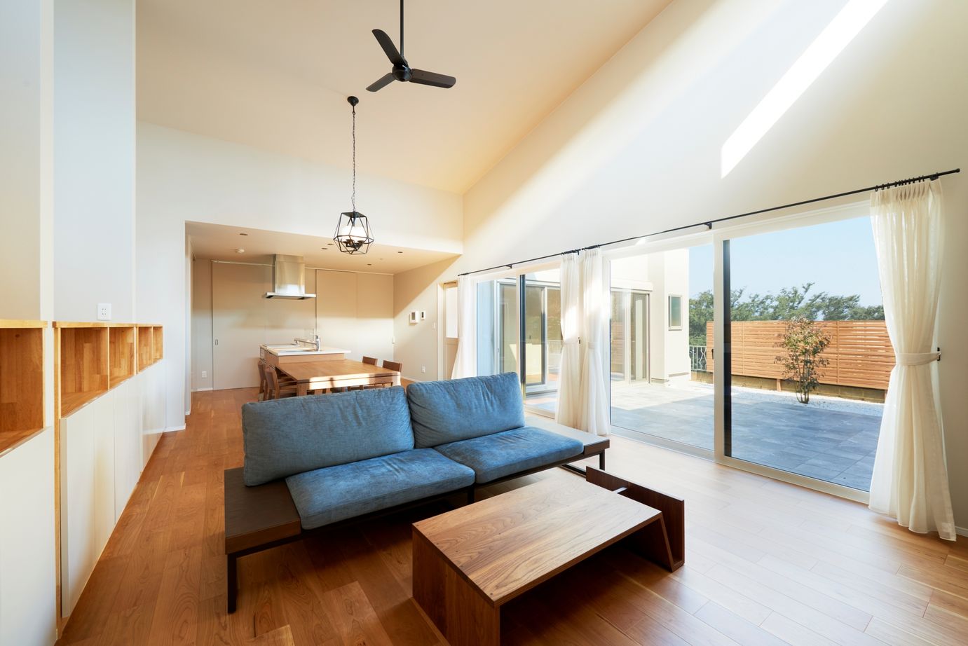 ハウスイズム建築設計事務所 【3900万円台/40坪台/間取り有】一人だけど、独りじゃない。中庭がつなぐ、心地いい夫婦の時間の建築実例画像2