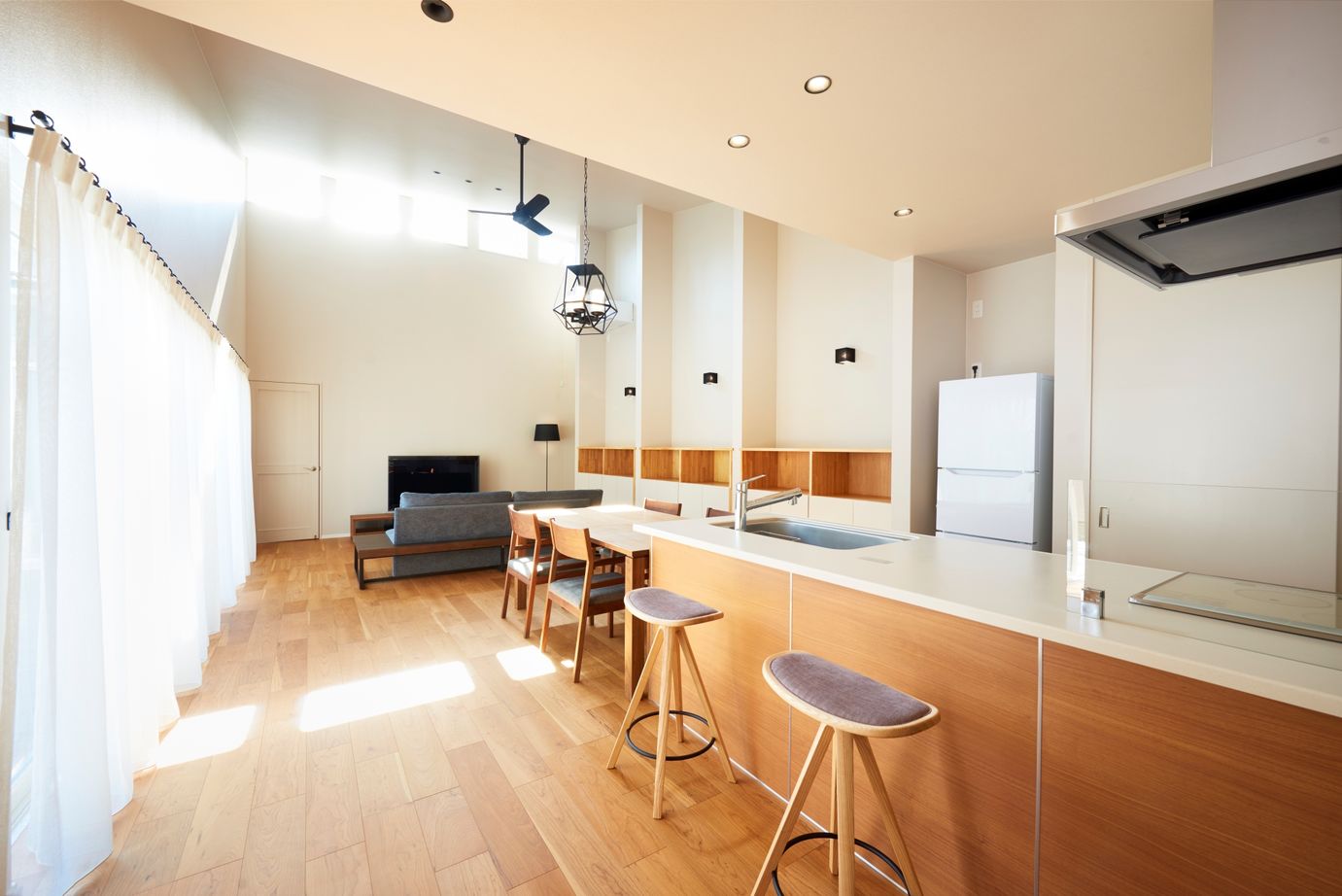 ハウスイズム建築設計事務所 【3900万円台/40坪台/間取り有】一人だけど、独りじゃない。中庭がつなぐ、心地いい夫婦の時間の建築実例画像4