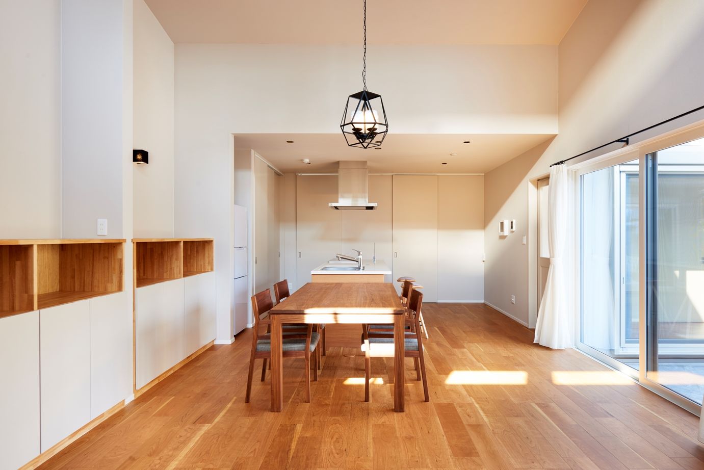 ハウスイズム建築設計事務所 【3900万円台/40坪台/間取り有】一人だけど、独りじゃない。中庭がつなぐ、心地いい夫婦の時間の建築実例画像5