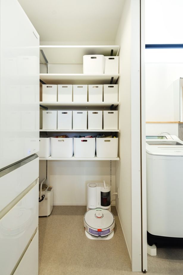 ハウスイズム建築設計事務所 【間取り図有】リビングからつながるバルコニーで乾杯！プール遊びやBBQを楽しみながら、最高のひとときの建築実例画像8