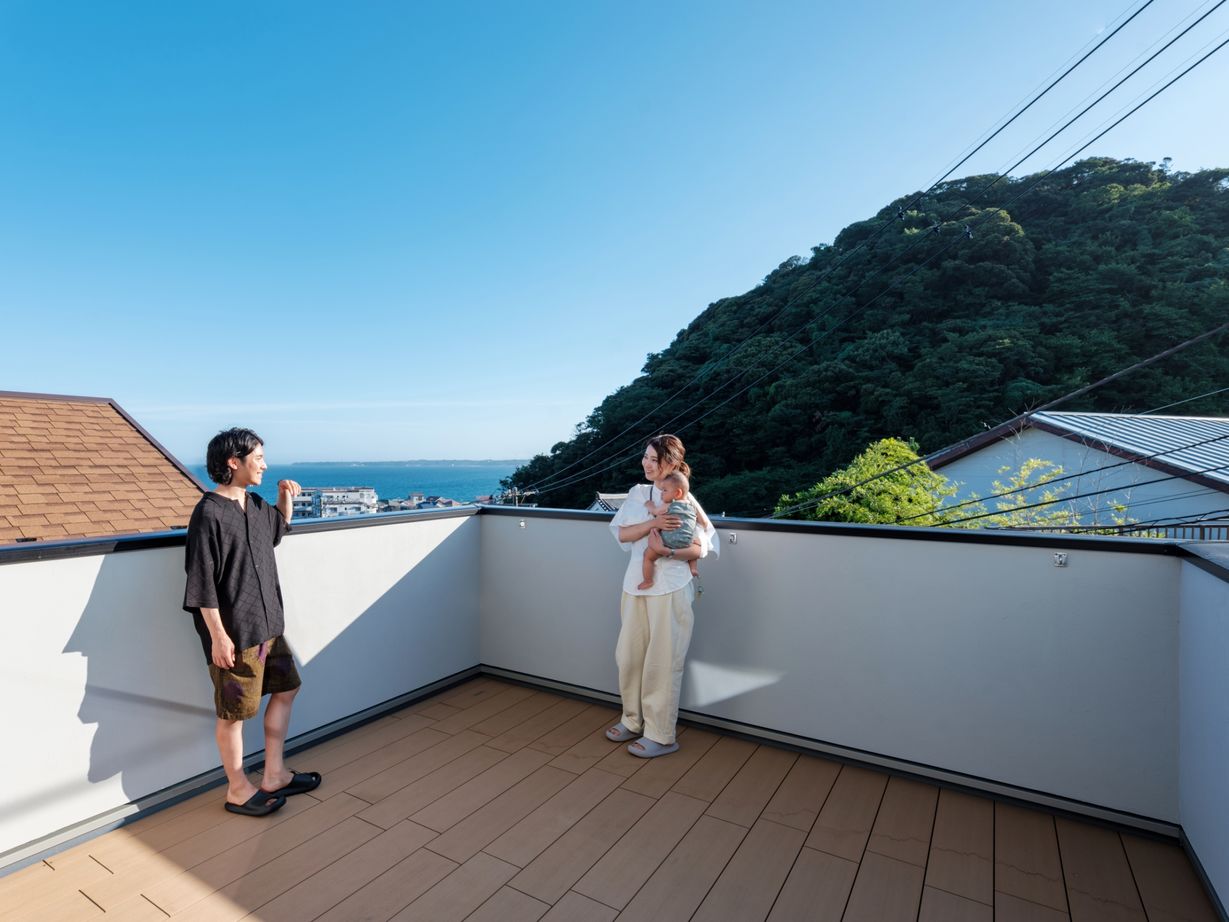 ハウスイズム建築設計事務所 【2700万円台/間取り有】焼きたてのおつまみと映画に浸る。海を一望するバルコニーで、心ほどける晩酌時間の建築実例画像3