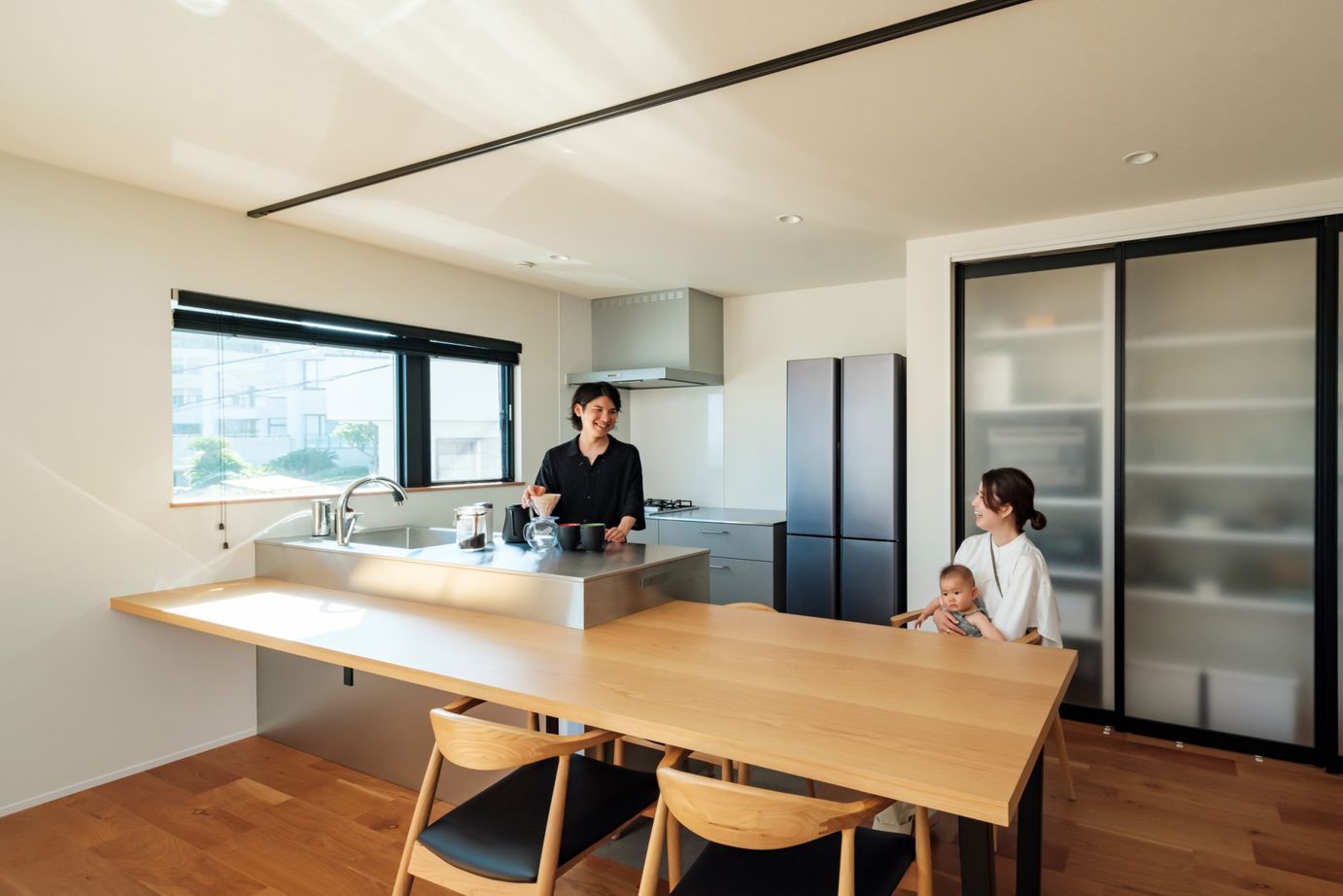 ハウスイズム建築設計事務所 【2700万円台/間取り有】焼きたてのおつまみと映画に浸る。海を一望するバルコニーで、心ほどける晩酌時間の建築実例画像4