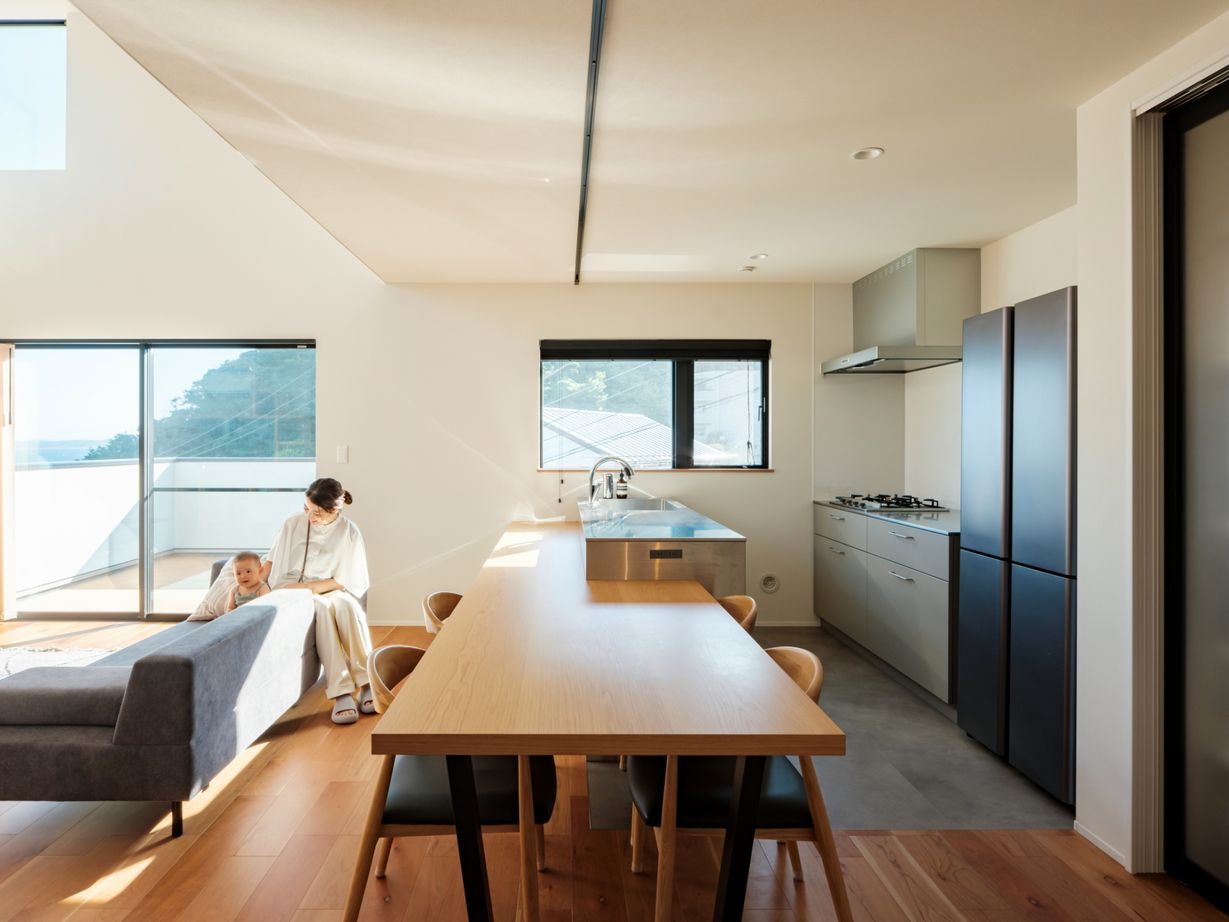 ハウスイズム建築設計事務所 【2700万円台/間取り有】焼きたてのおつまみと映画に浸る。海を一望するバルコニーで、心ほどける晩酌時間の建築実例画像6