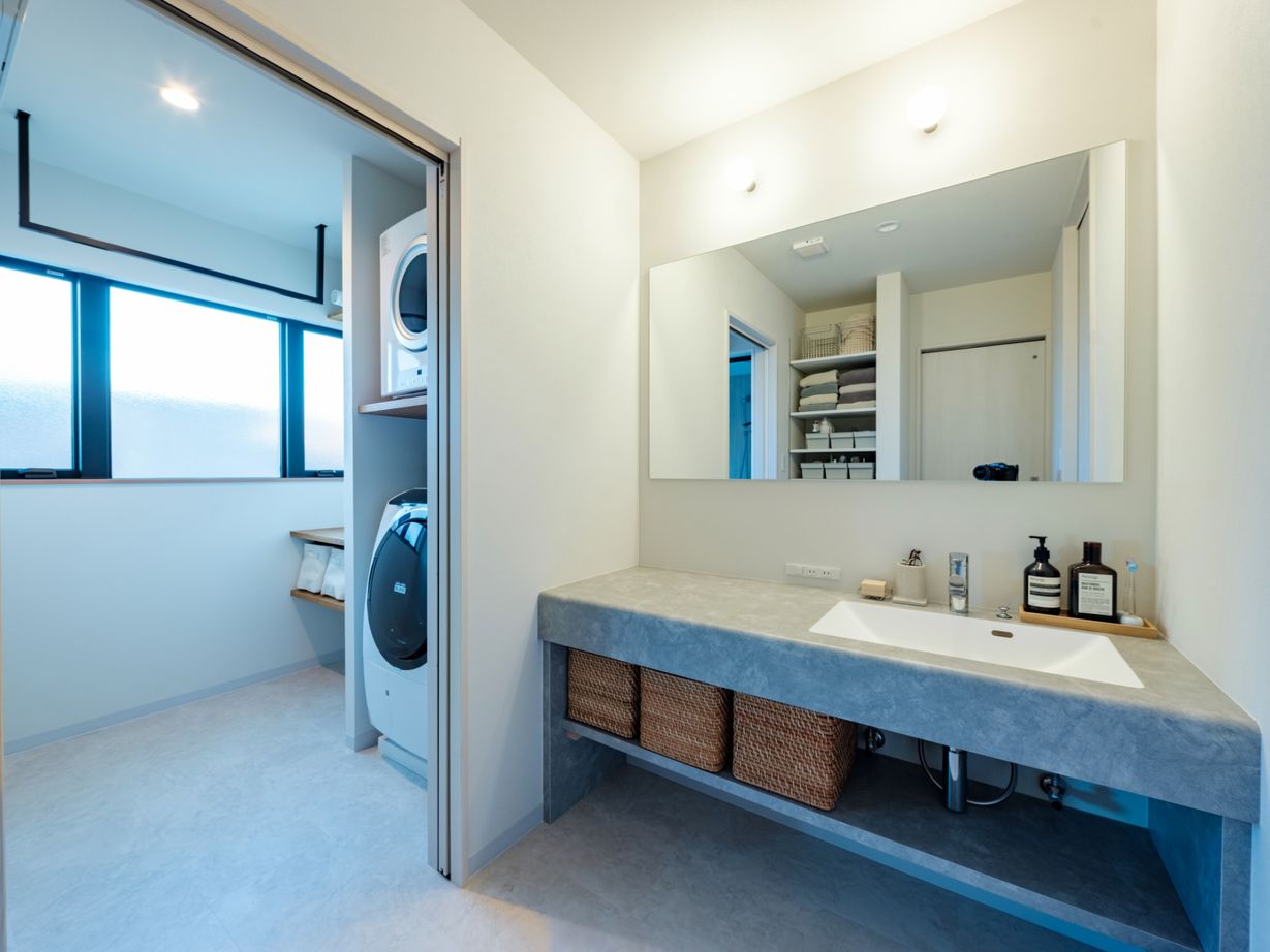 ハウスイズム建築設計事務所 【2700万円台/間取り有】焼きたてのおつまみと映画に浸る。海を一望するバルコニーで、心ほどける晩酌時間の建築実例画像10