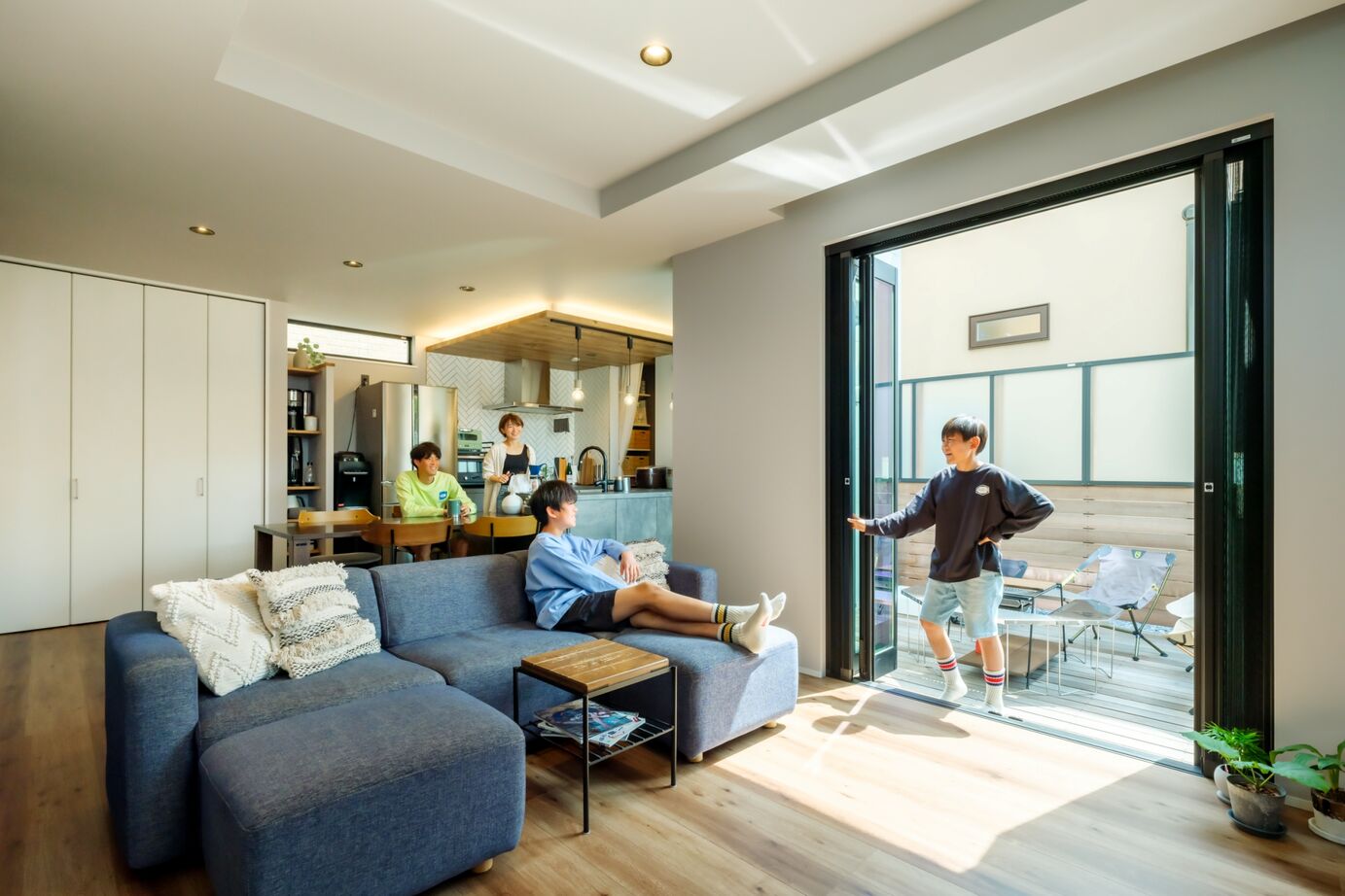 ハウスイズム建築設計事務所 【3247万円/30坪台/間取り有】バーべキューやボルダリングなど、家族一緒にワクワクな毎日を楽しむ理想の家の建築実例画像2