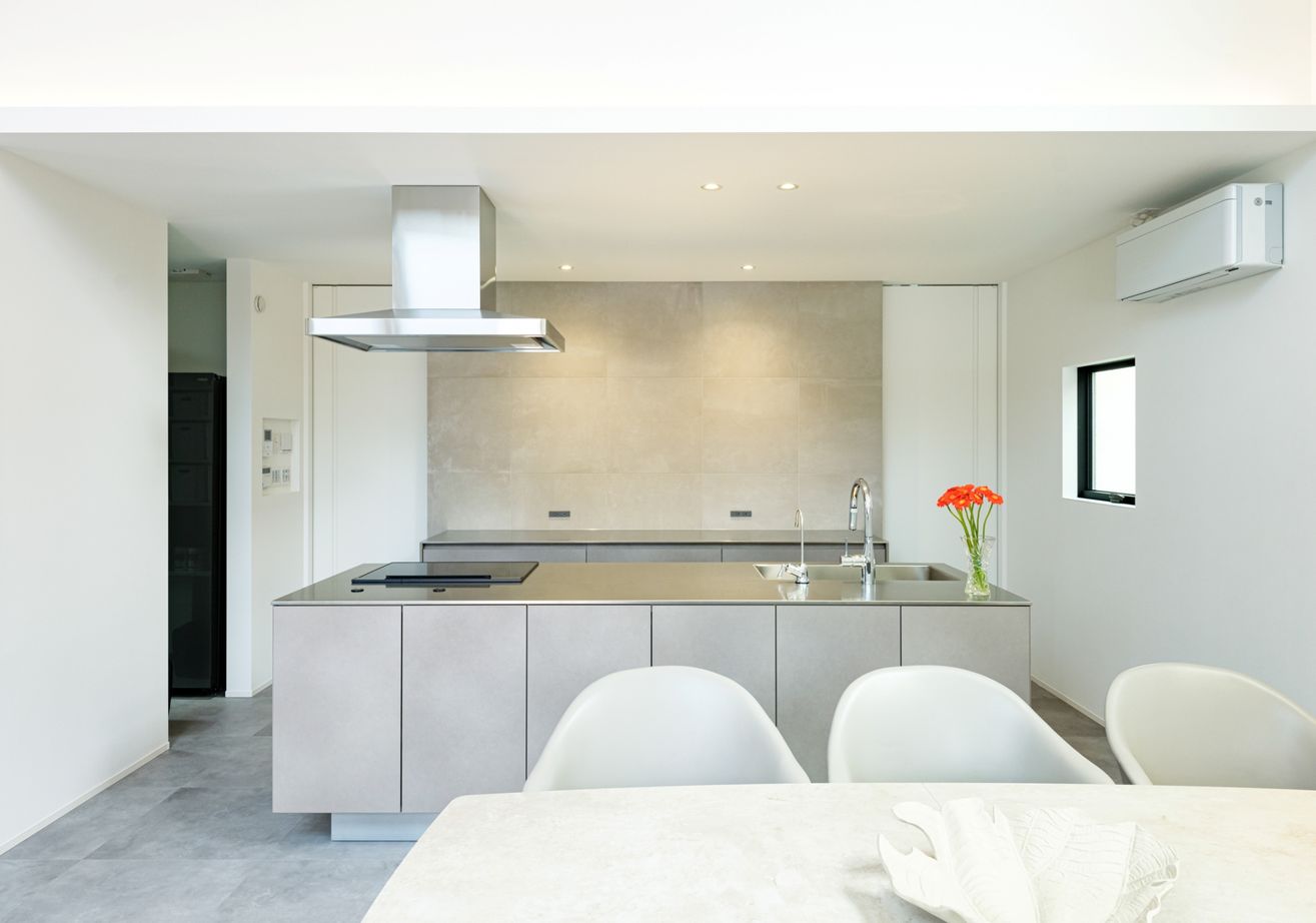 ハウスイズム建築設計事務所 【3000～3499万円/29.9坪/間取り有】美術館のようなリビングで、絵画と炎が彩る至福のひとときの建築実例画像5